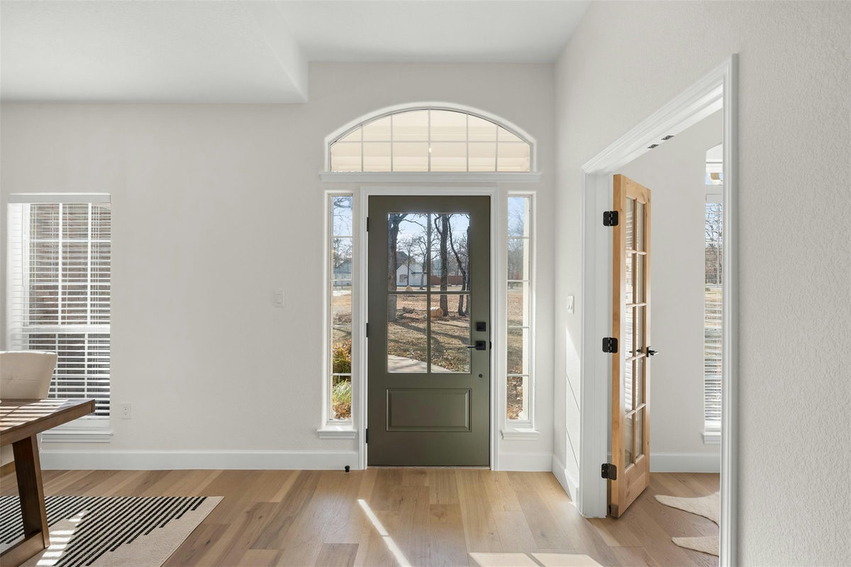 116 Oak Plaza Dr — photo 5