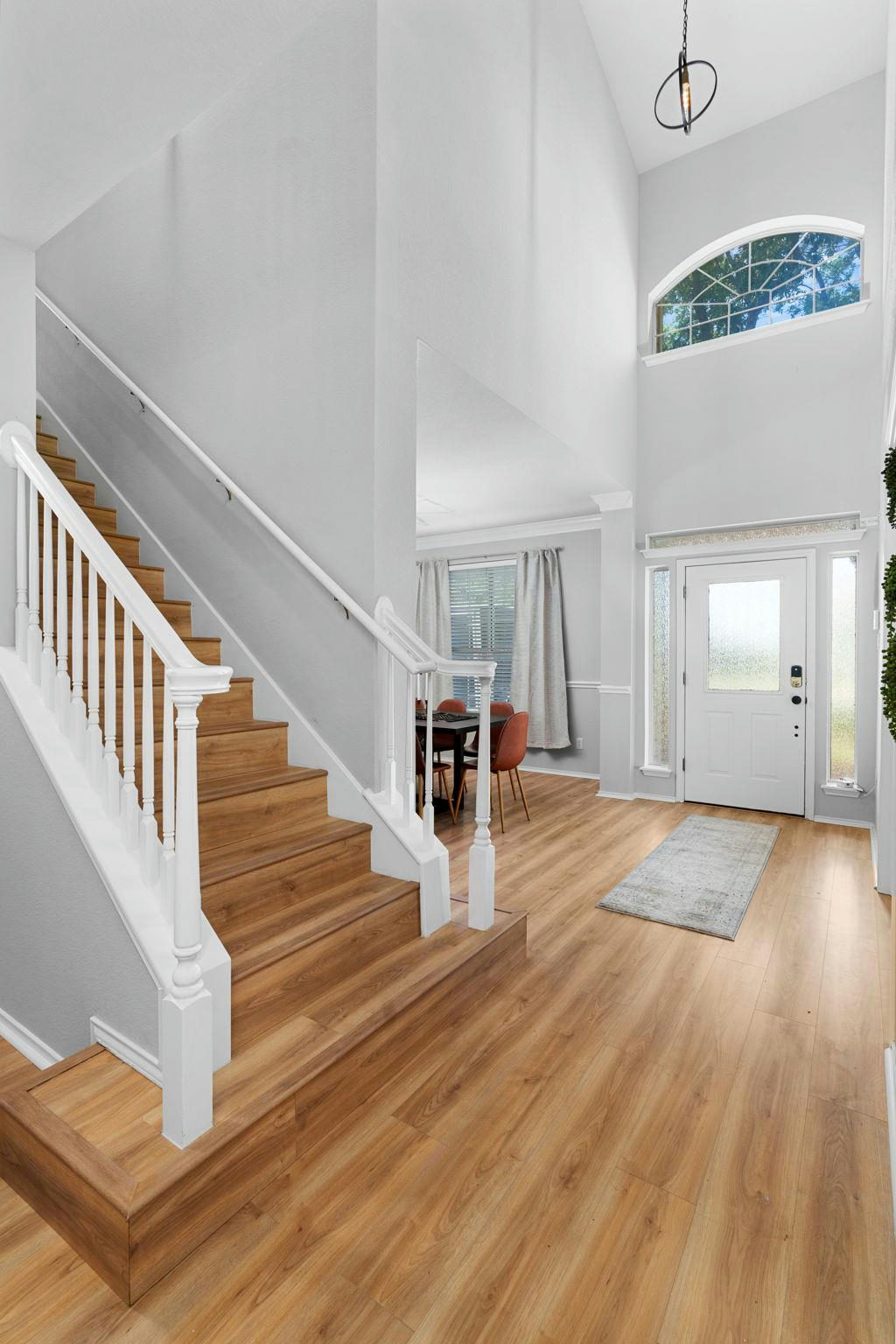 807 Clarence Bohls Ln — photo 2