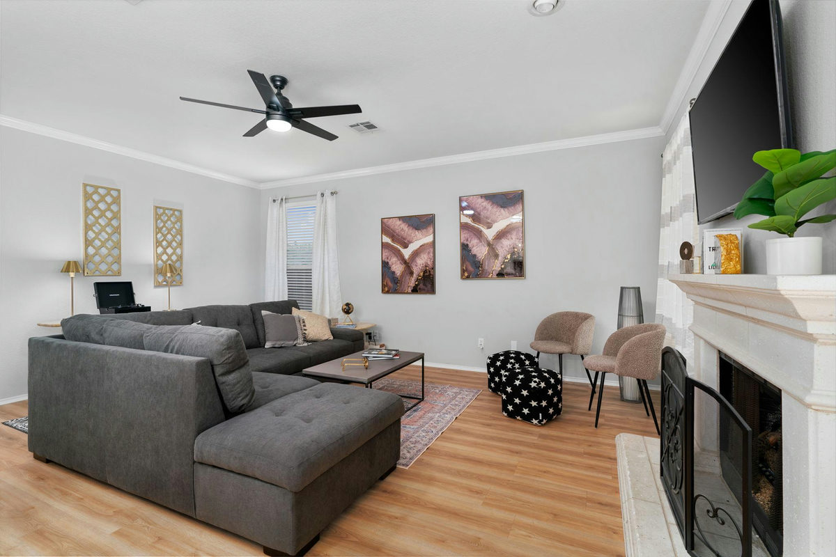 807 Clarence Bohls Ln — photo 5