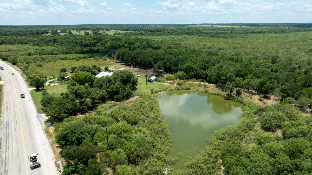 5571 FM 535 — photo 2