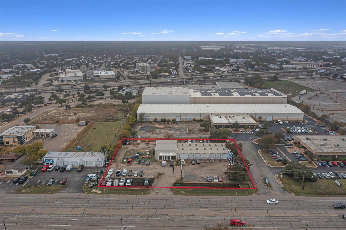 15212 Fm-1825 — exterior