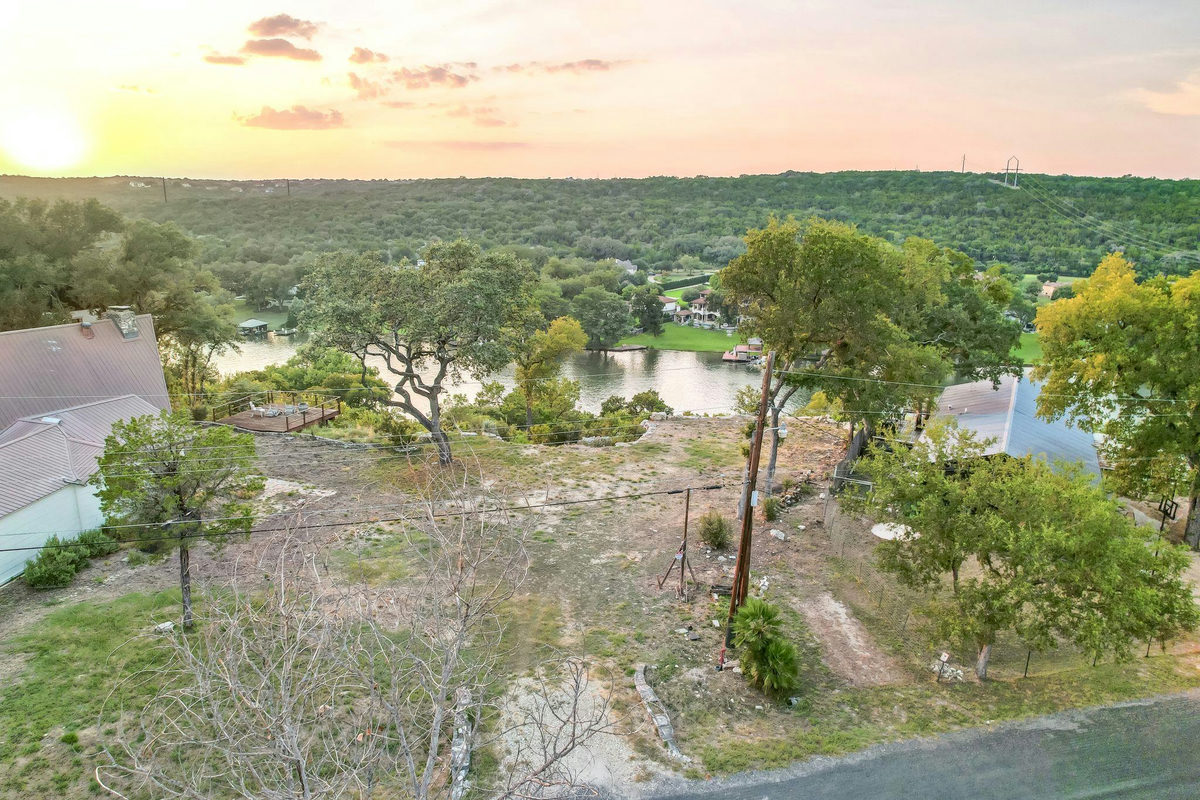 1808 Cliffwood Dr — photo 3