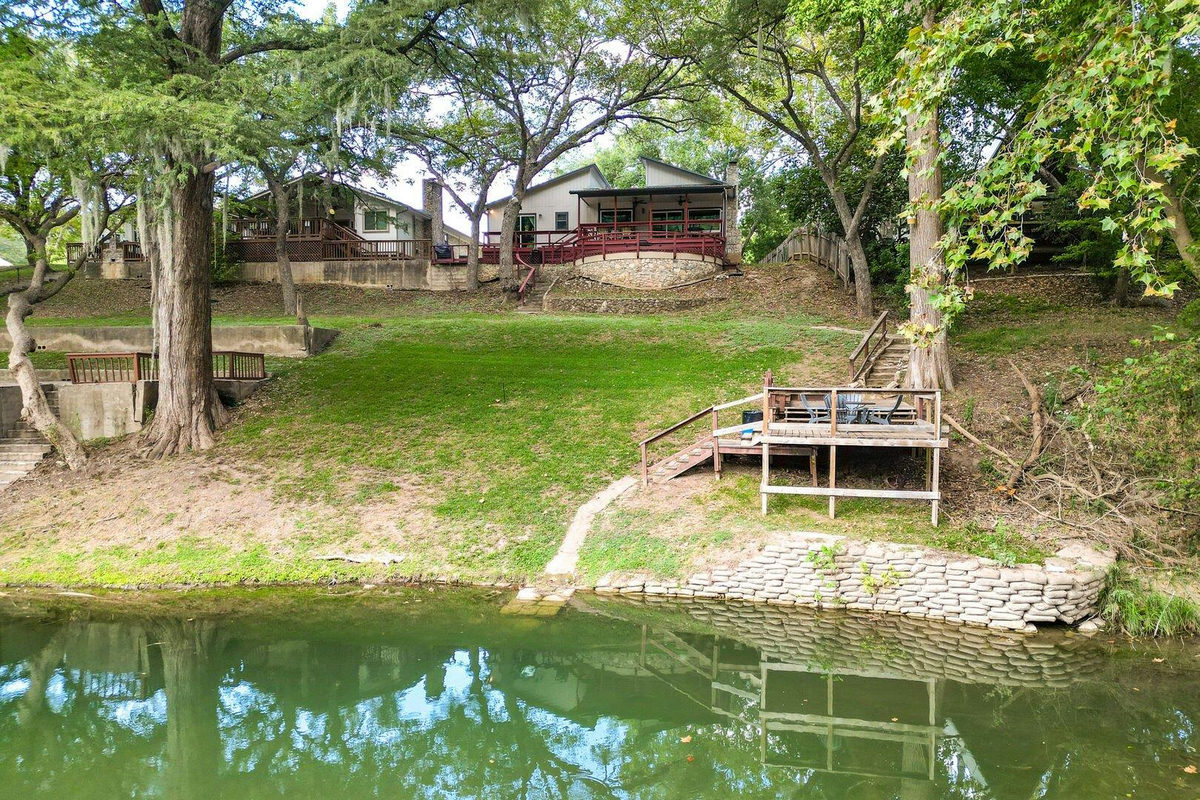 1540 Ponderosa Dr — exterior