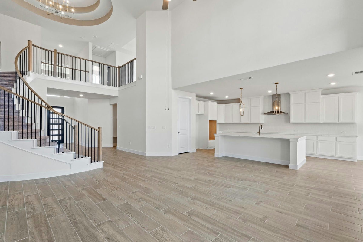 604 Lightstone Dr — photo 2