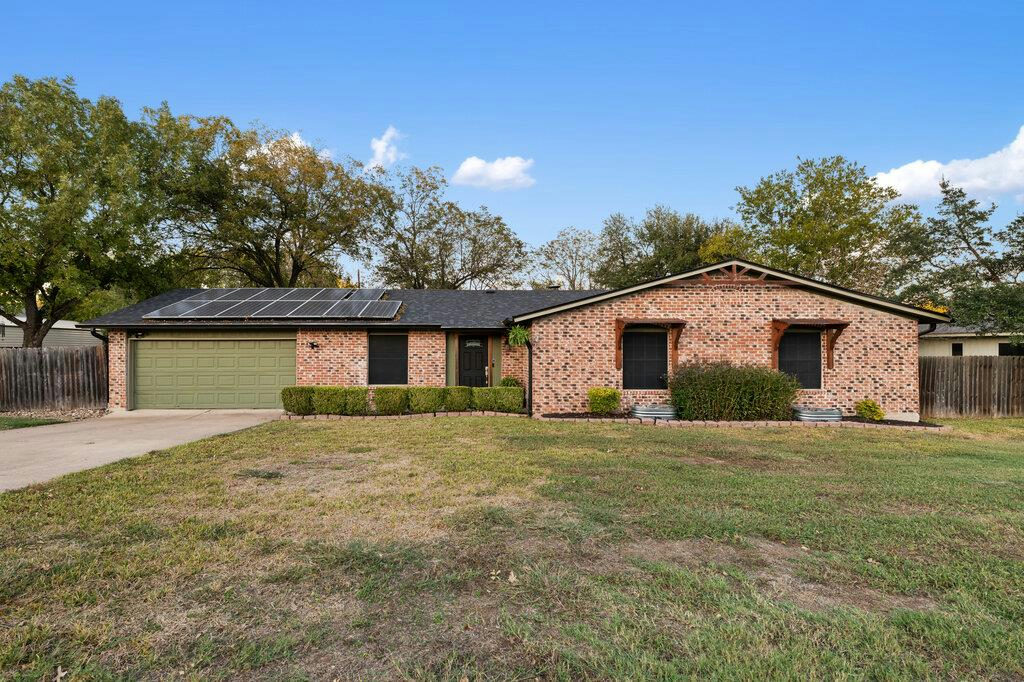 1802 Bumblebee Dr — photo 2