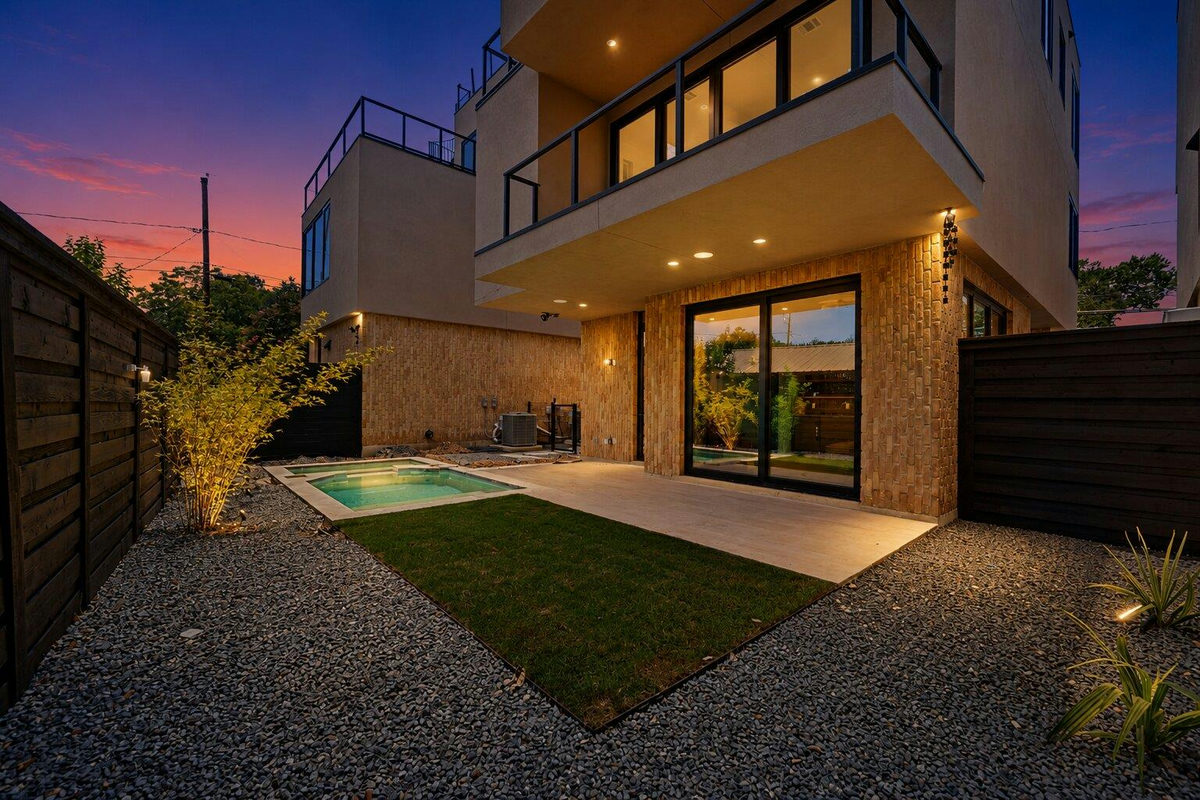 1403 Barton Hills Dr #2 — exterior