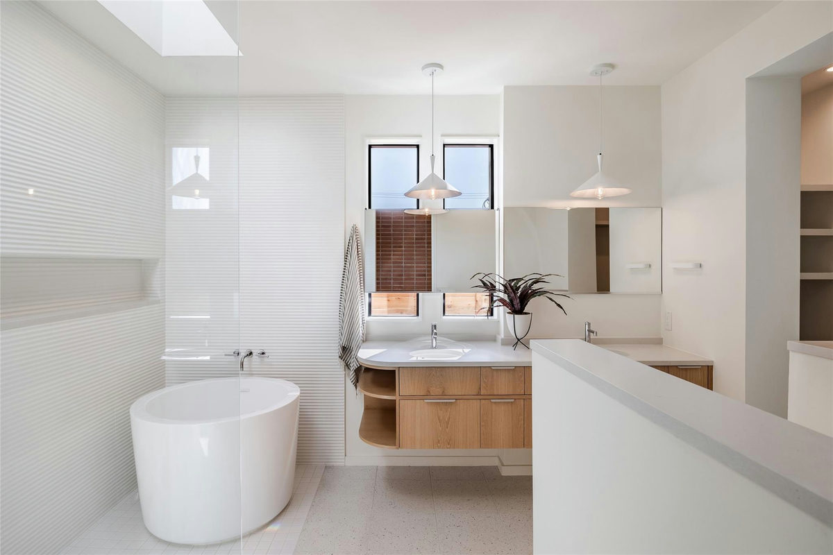 2112 Lawnmont Ave — photo 4