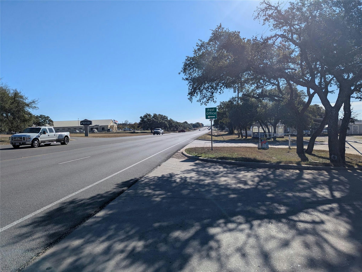 1511 US Hwy 290 Hwy — photo 4