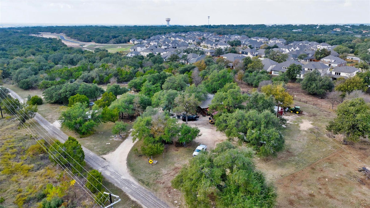 208 Whisper Ln — photo 2