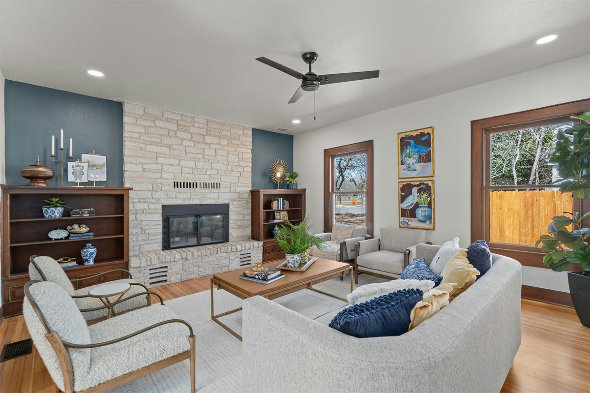1605 S Austin Ave — photo 2