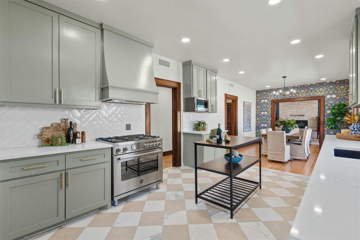 1605 S Austin Ave — photo 4