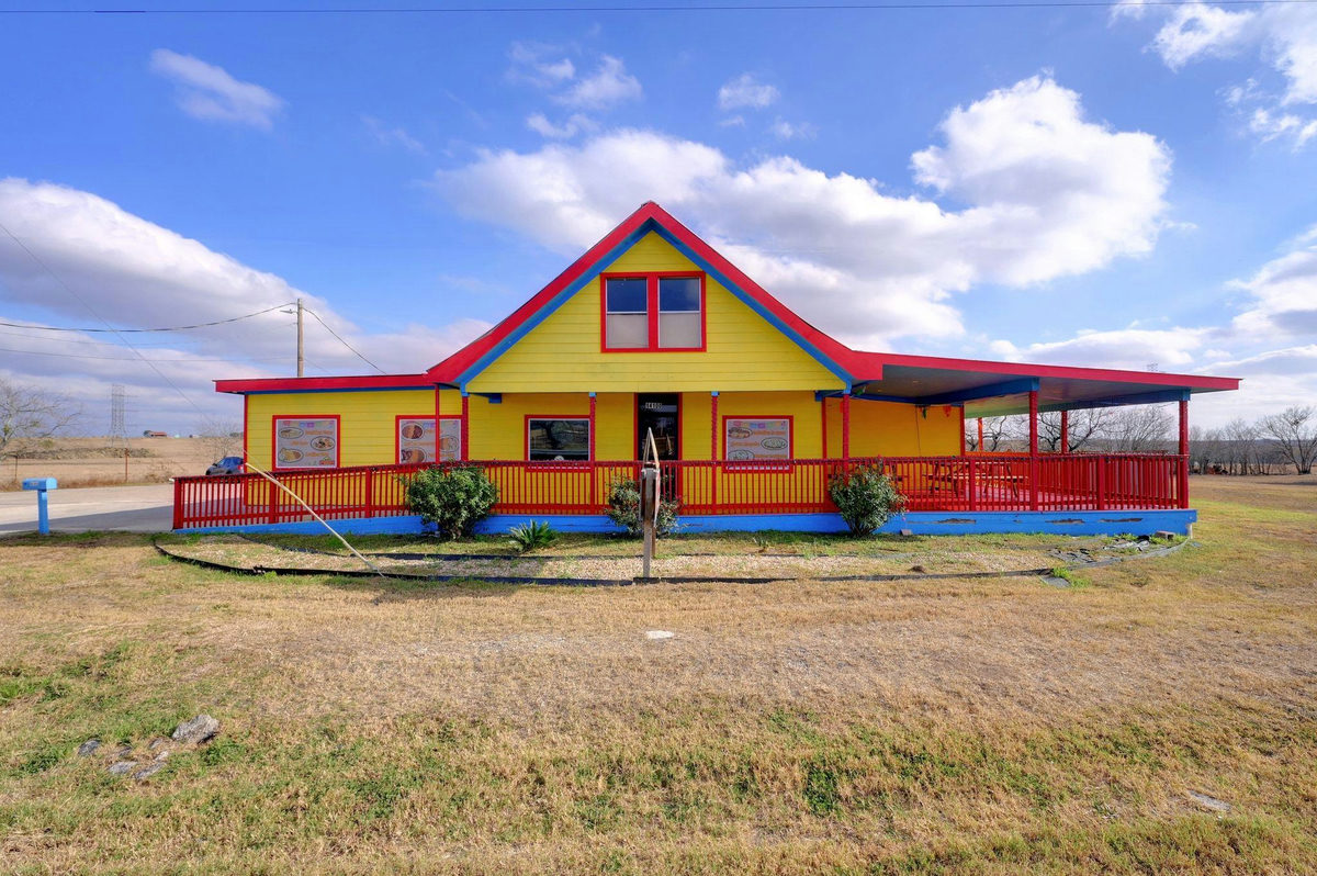 14100 Camino Real — exterior