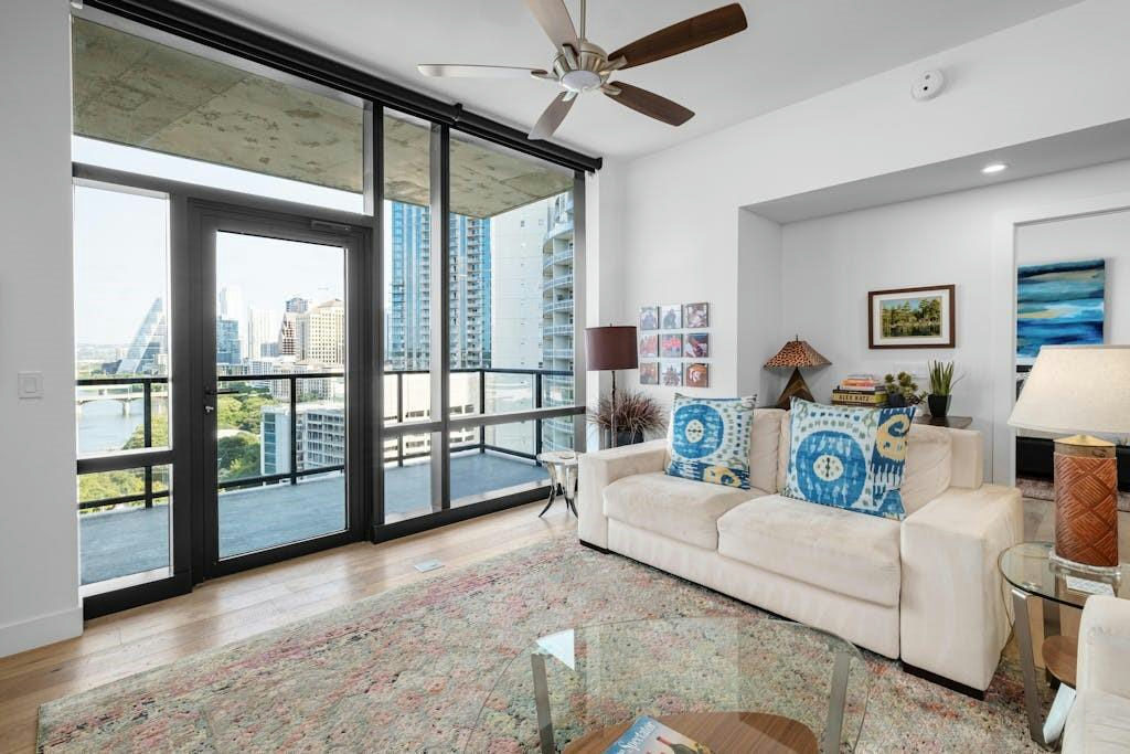 70 Rainey St #1306 — photo 2