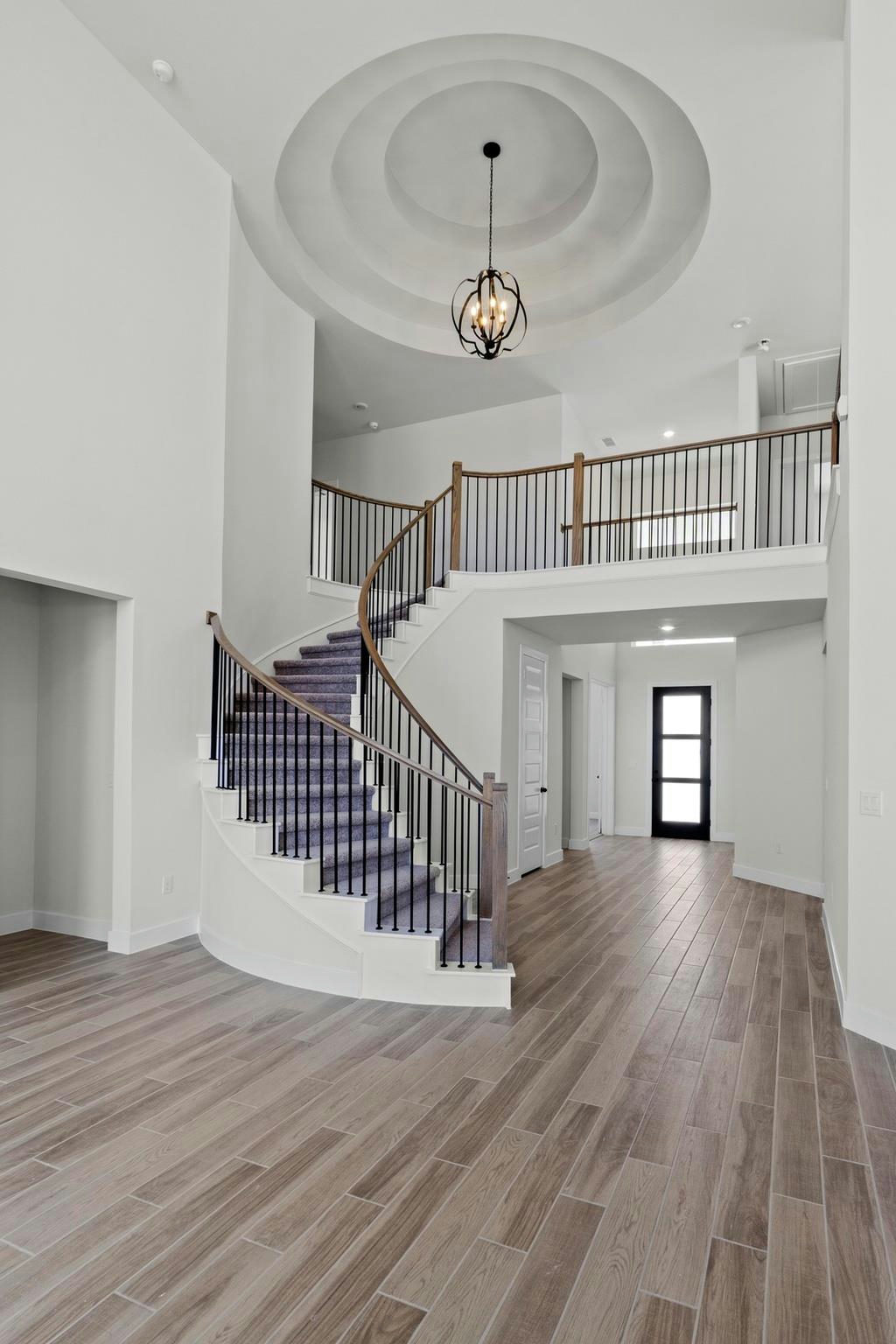 301 Sheepdog Dr — photo 2