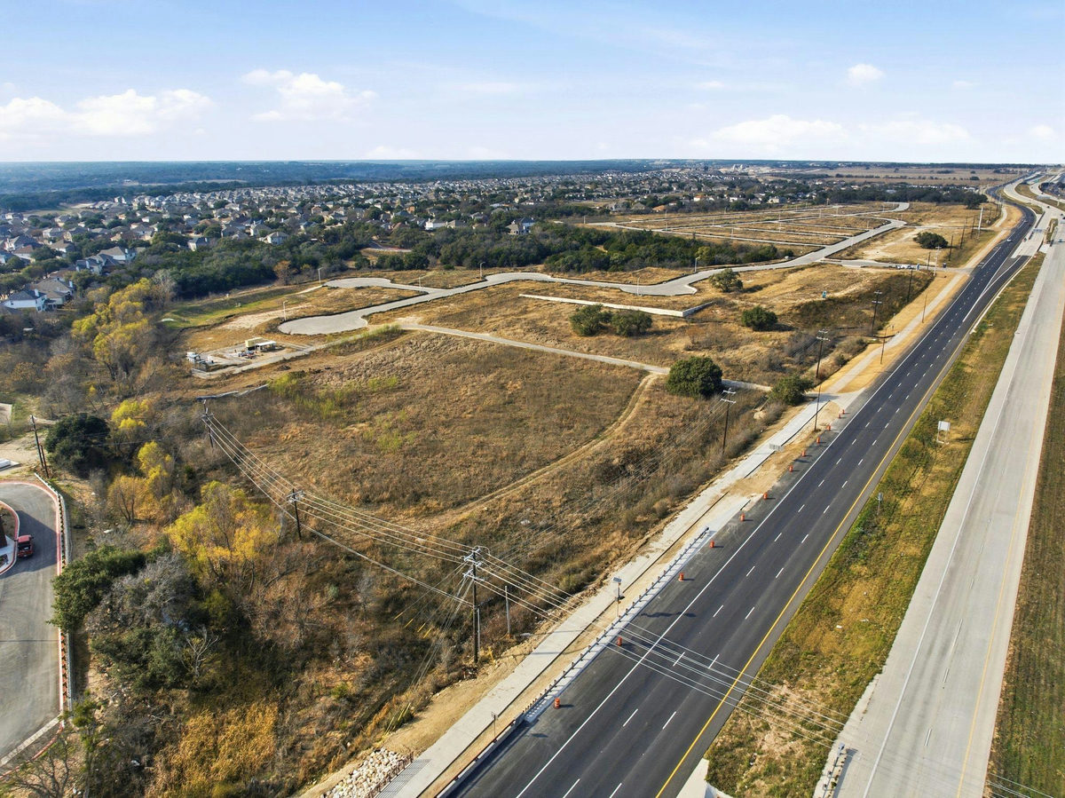 00 US Hwy 183 — exterior
