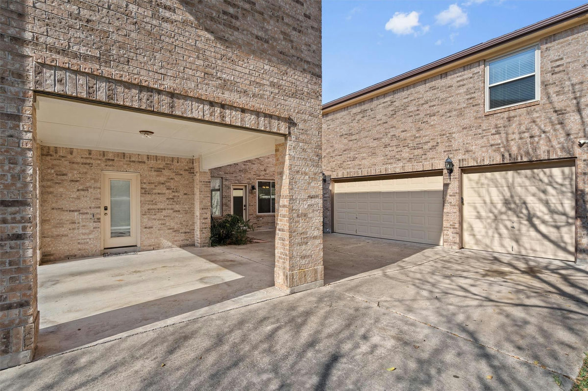 3959 Lord Byron Cir — photo 2