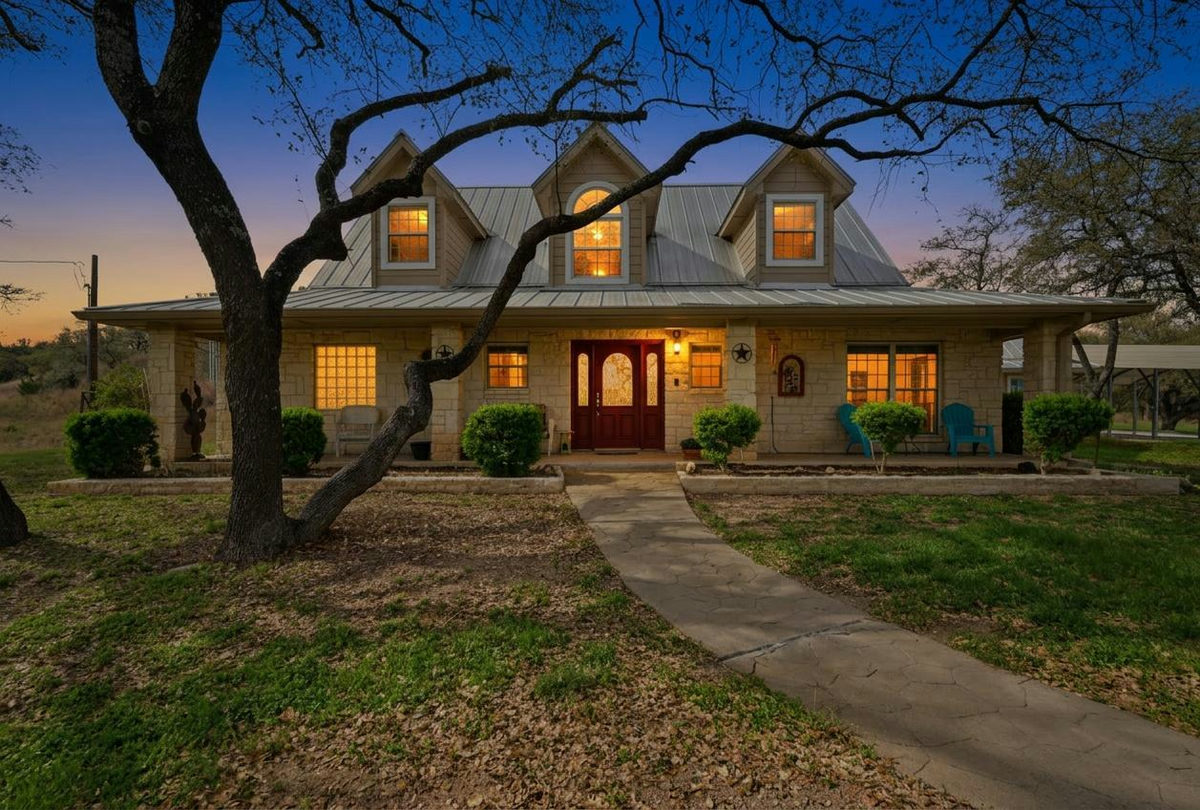 24415 Singleton Bend Rd E — exterior