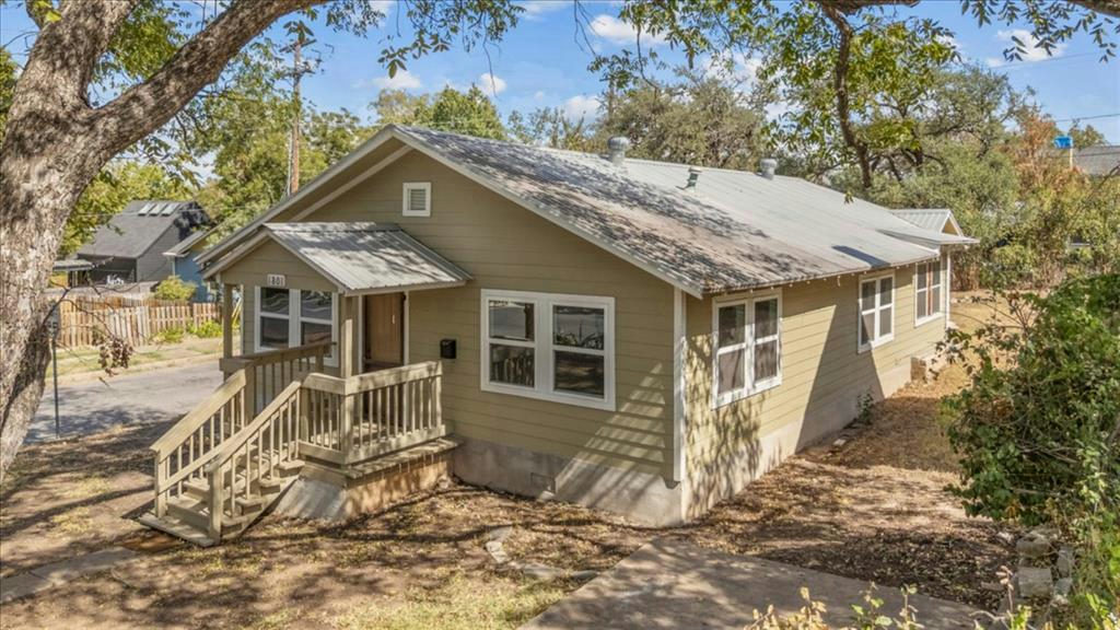 1801 Travis Heights Blvd — photo 2