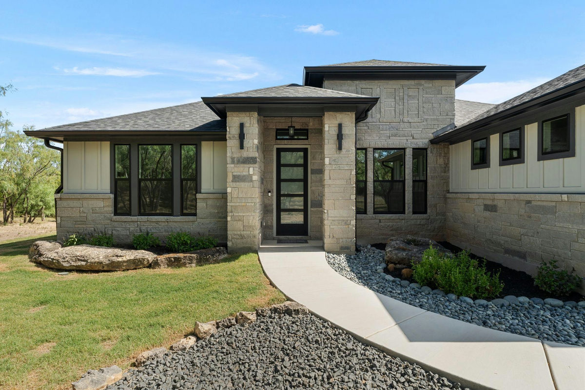 103 Westcreek Dr — photo 2