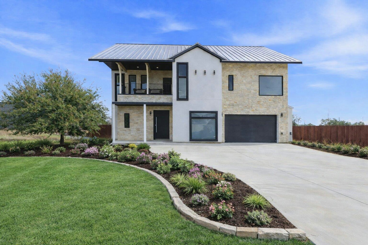 126 Lakewood Trl — exterior
