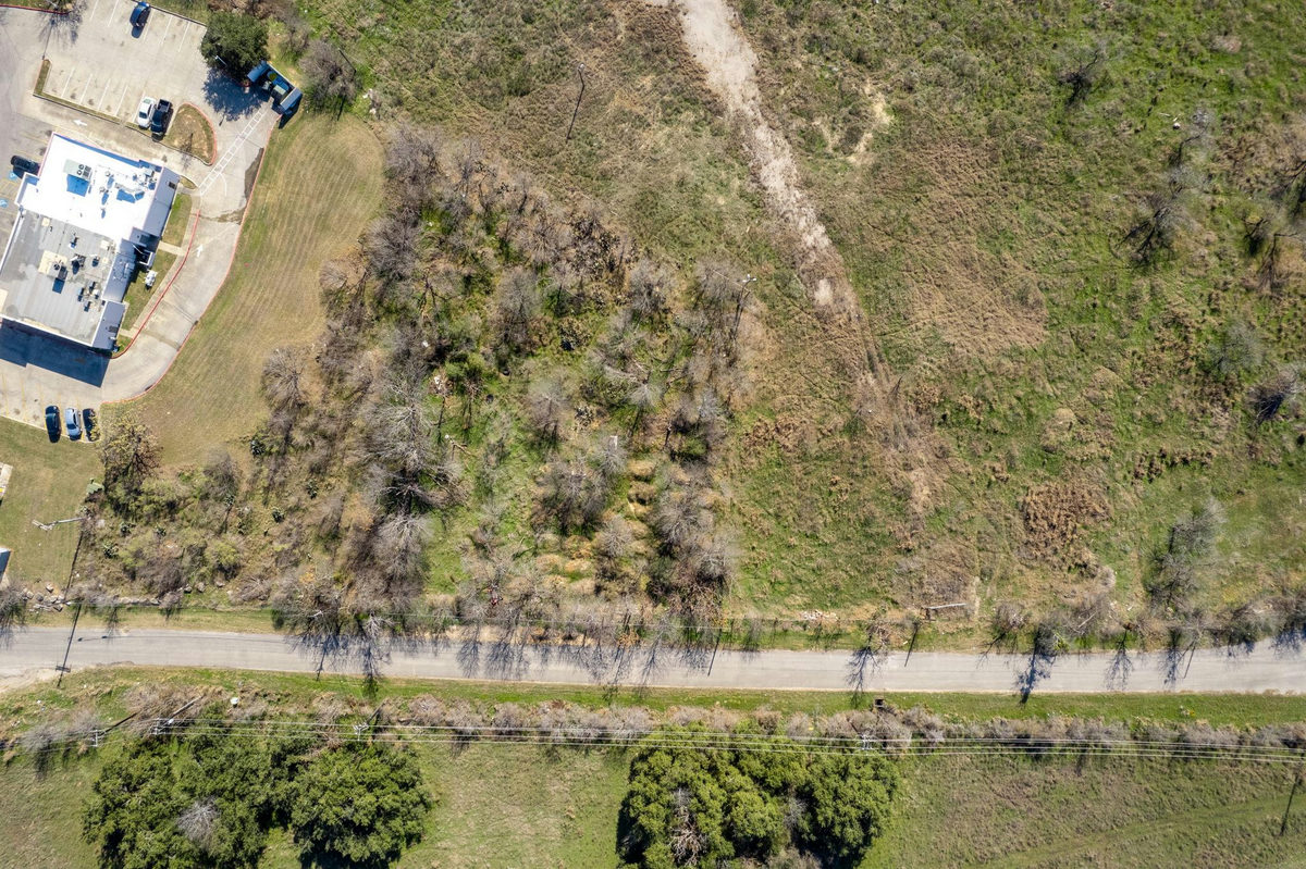 1701 Manchaca Springs Rd — photo 3