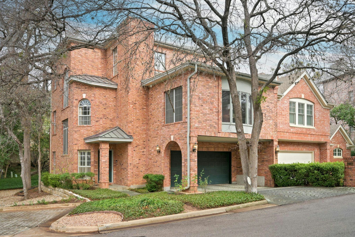 2716 Hillview Green Ln — exterior