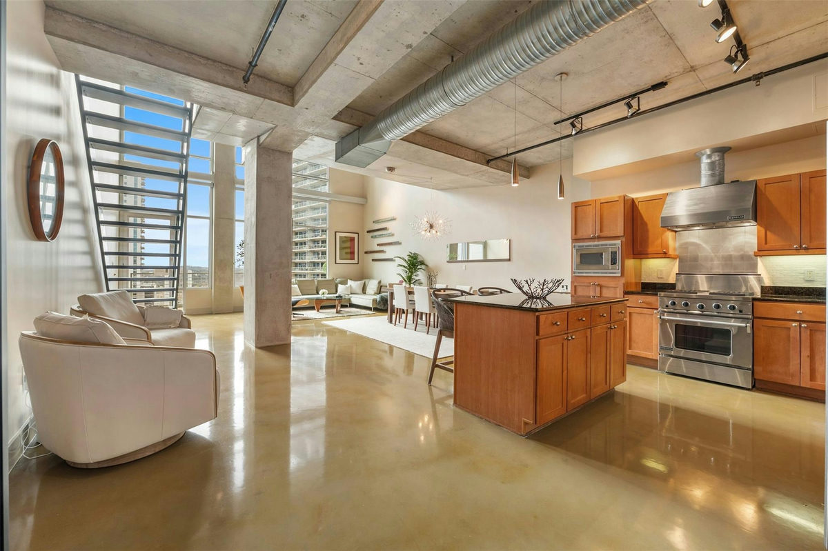 800 W 5th St #1104 — photo 2