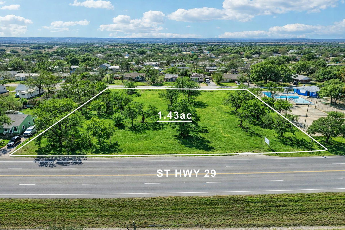 560 W State Highway 29 — exterior
