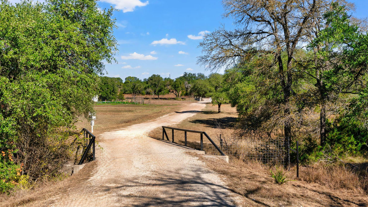 25711 Hamilton Pool Rd — photo 5