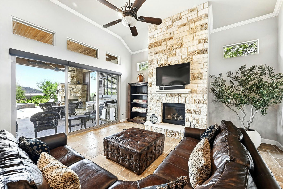 120 Applewood Dr — photo 2