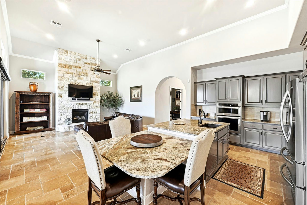 120 Applewood Dr — photo 4