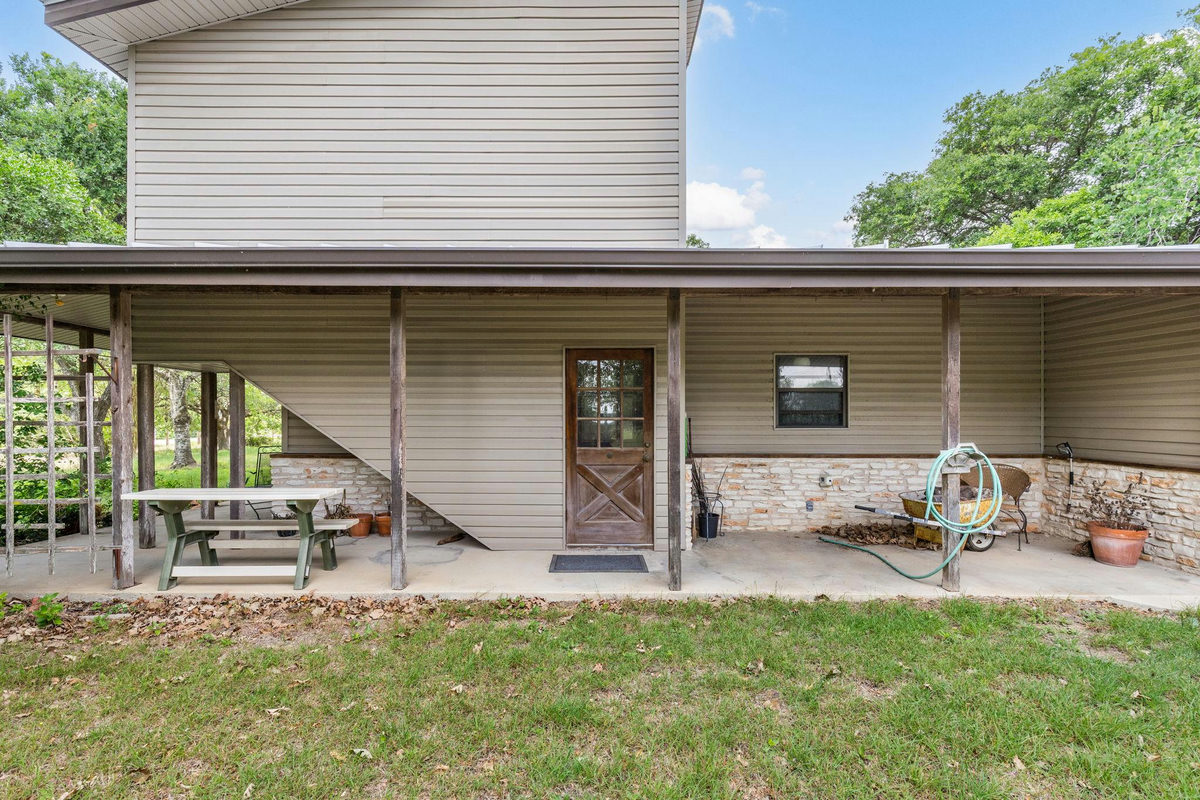 907 Horace Howard Dr — photo 3