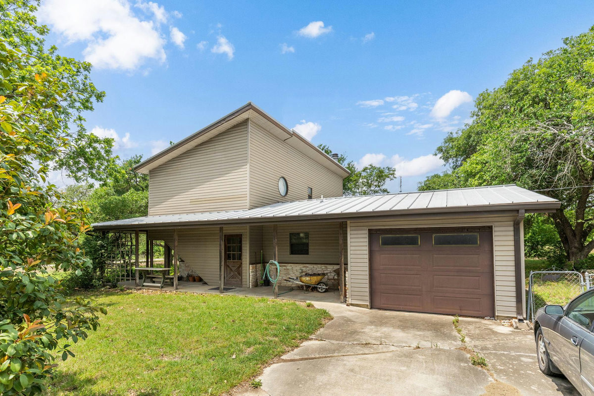 907 Horace Howard Dr — photo 3
