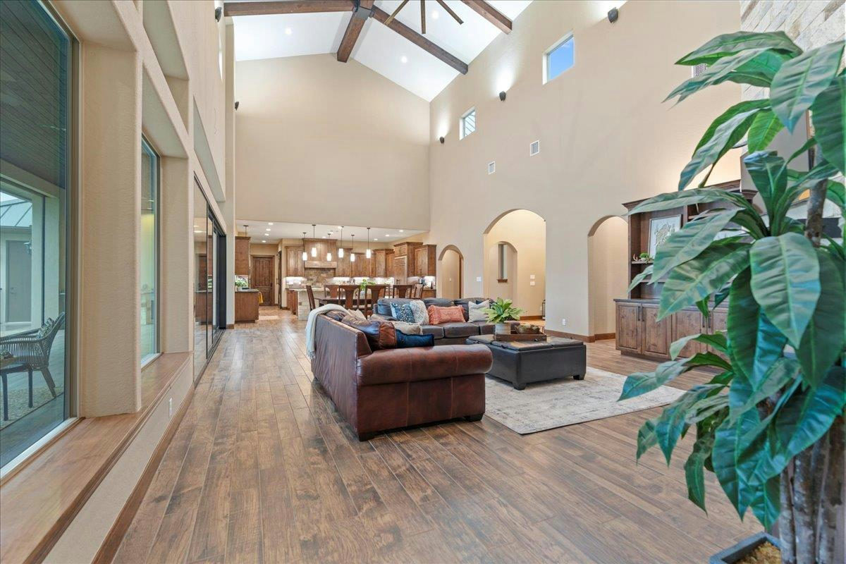 1951 Bridlewood Ranches Dr — photo 3