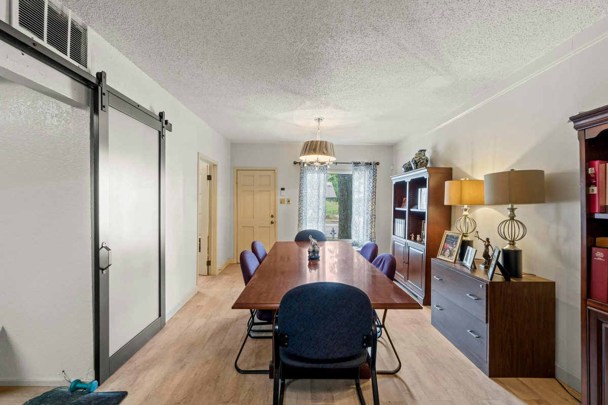 2117 E Cesar Chavez St — photo 4