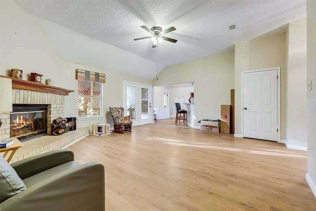 107 Patricia Rd — photo 3