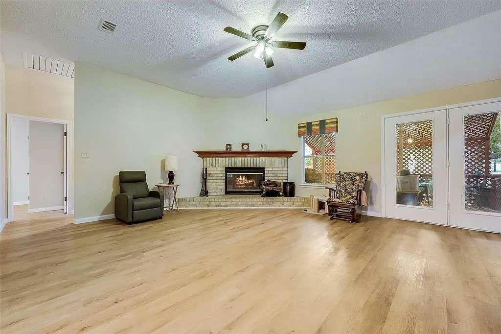 107 Patricia Rd — photo 4