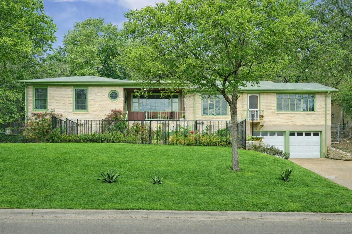 4804 Balcones Dr