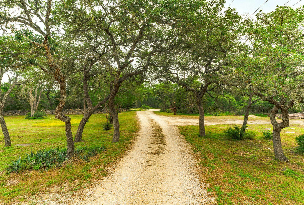 00000 Oakwood Loop — photo 5