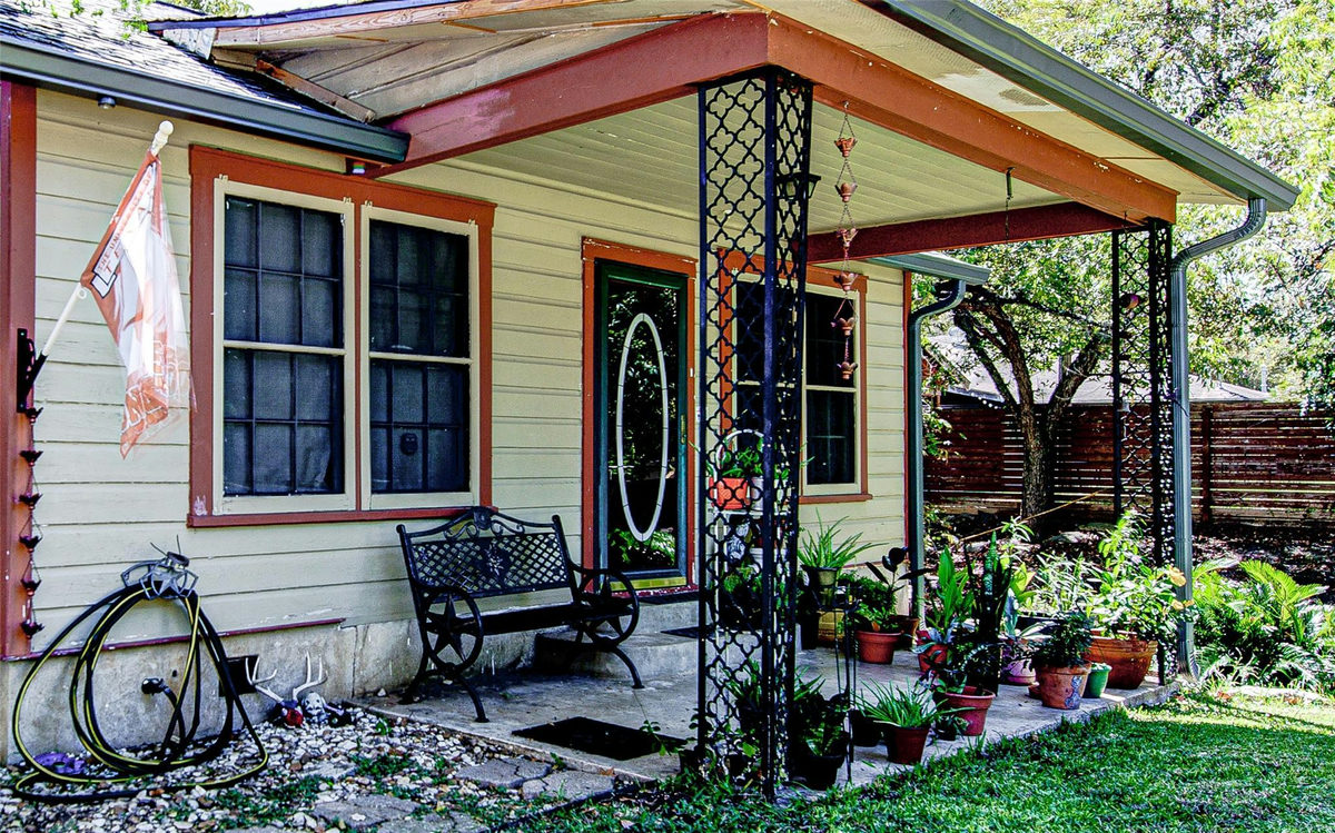 3205 Menchaca Rd — photo 3