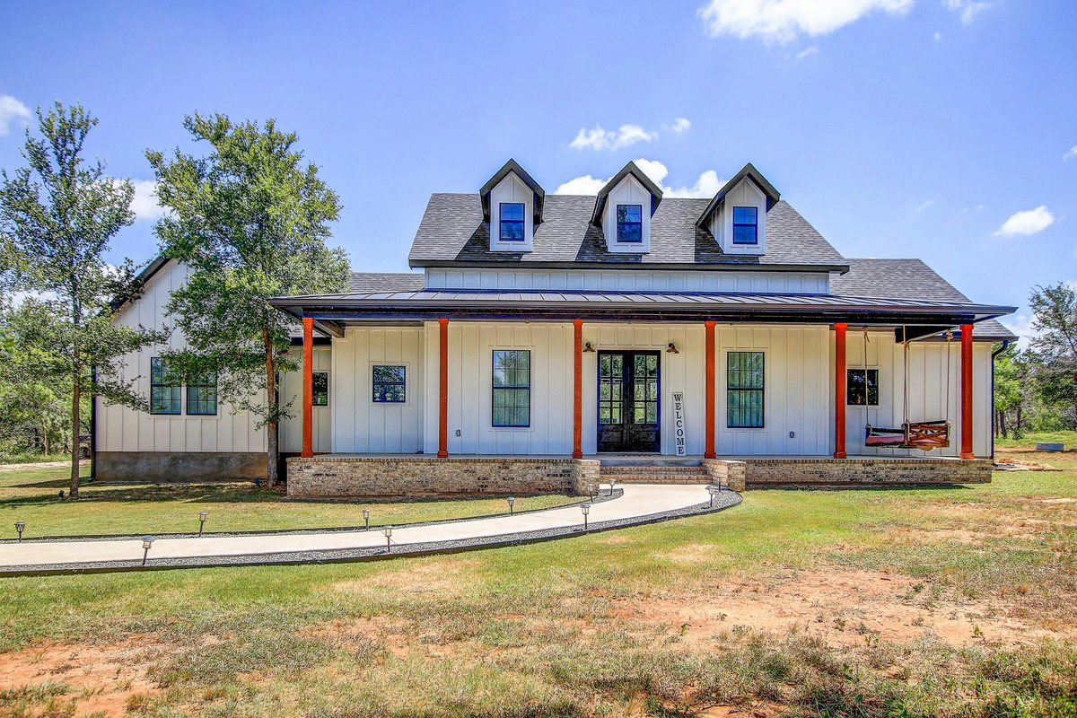 142 Anderson Dr — exterior