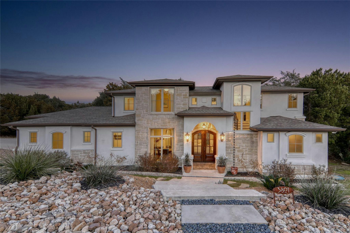 3801 Boone Dr — exterior