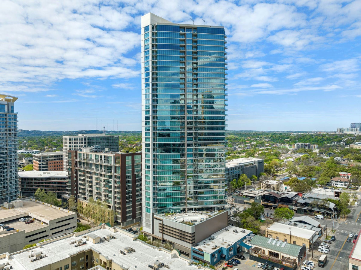 501 West Ave #3403 — exterior