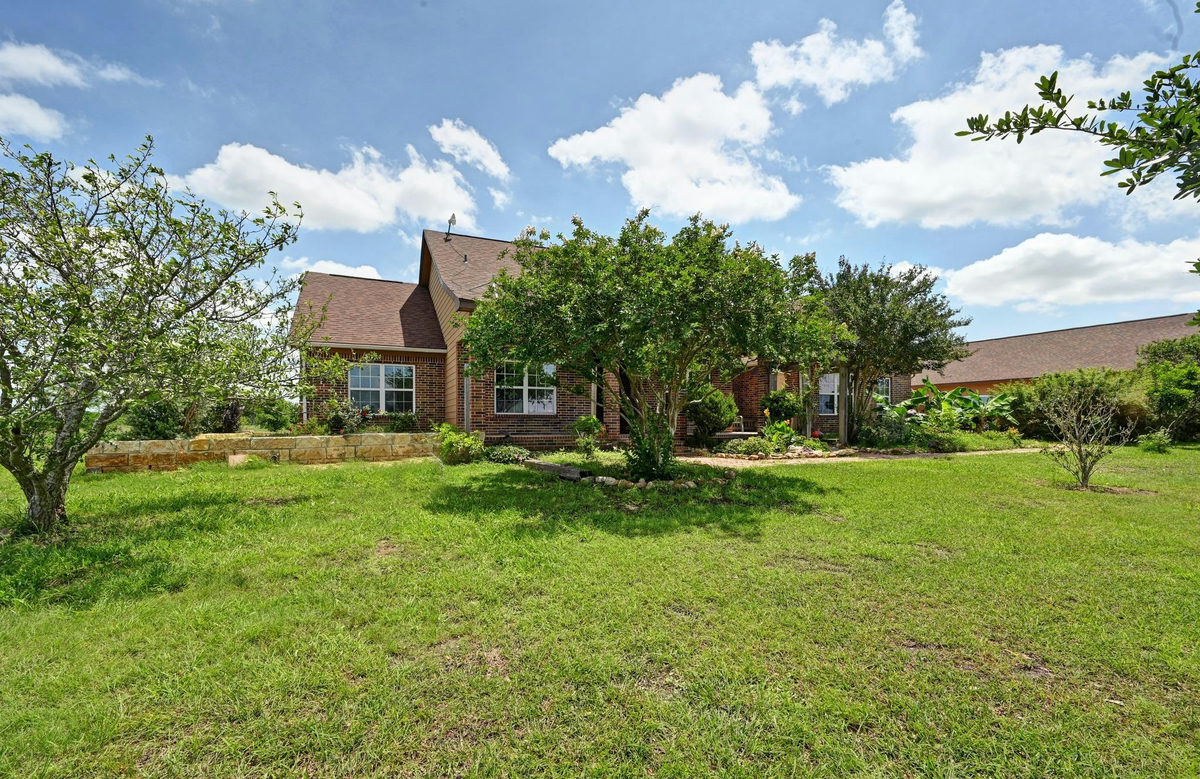 410 Simmons Family Farm Rd — photo 3