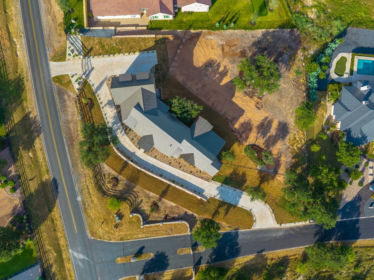 1300 Saddlebrook Canyon Ct — photo 2