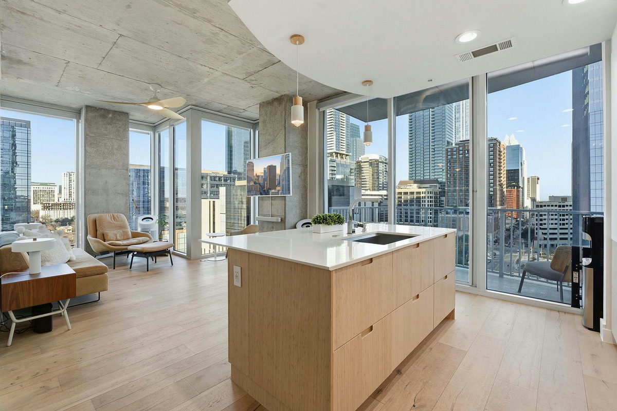 360 Nueces St #1217 — exterior