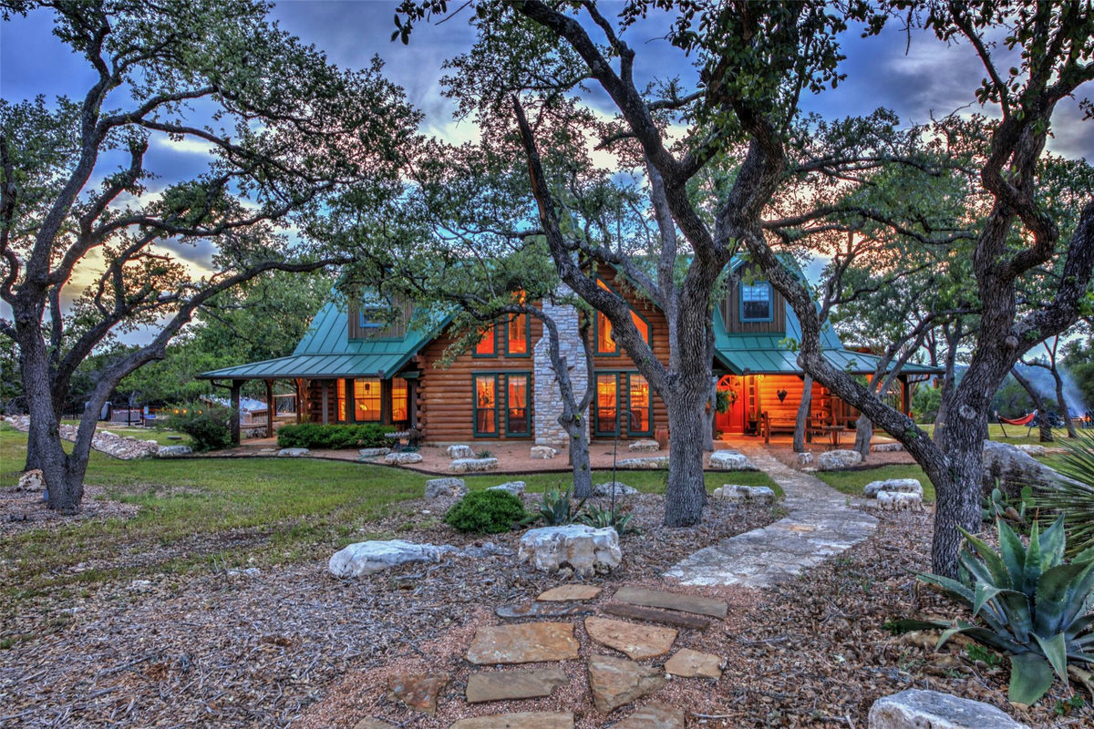 4451 McGregor Ln — exterior
