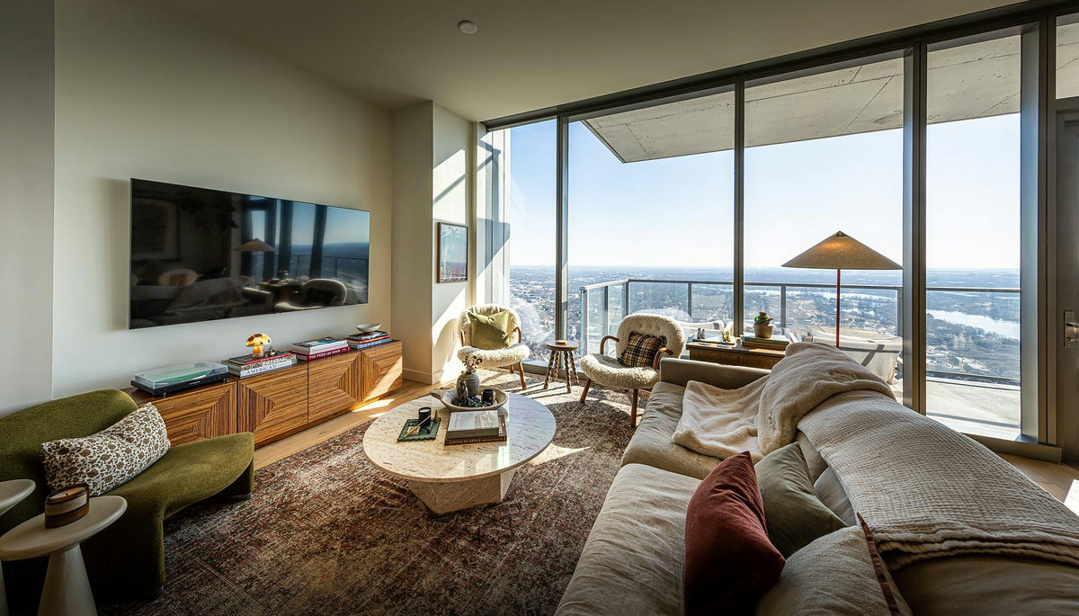 44 East Ave #4205 — exterior