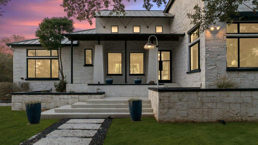 4018 Bee Creek Rd — exterior
