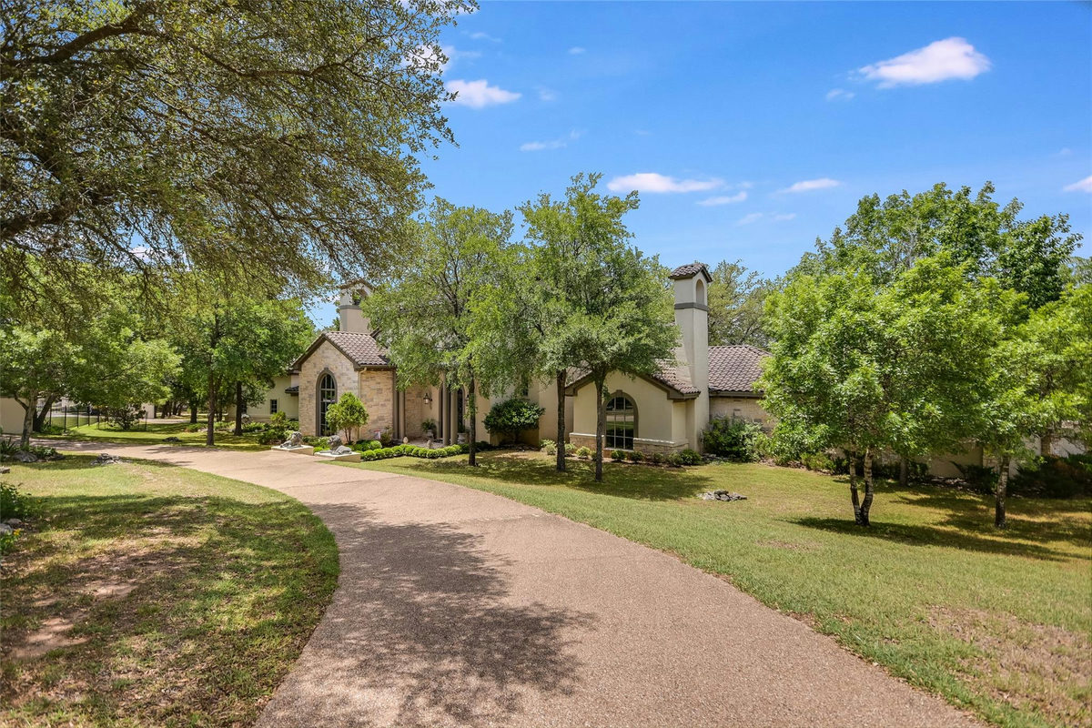 8611 Young Ln — exterior